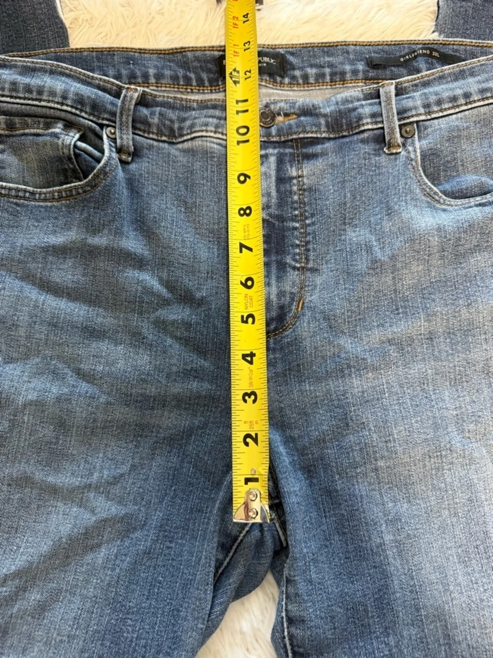 Banana Republic Woman’s girlfriend Blue Denim Jeans 33L